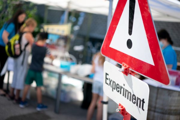 Experiemente beim Liesinger Ferienspiel