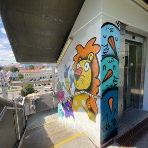 Graffiti auf der Wand des Stiegenhauses