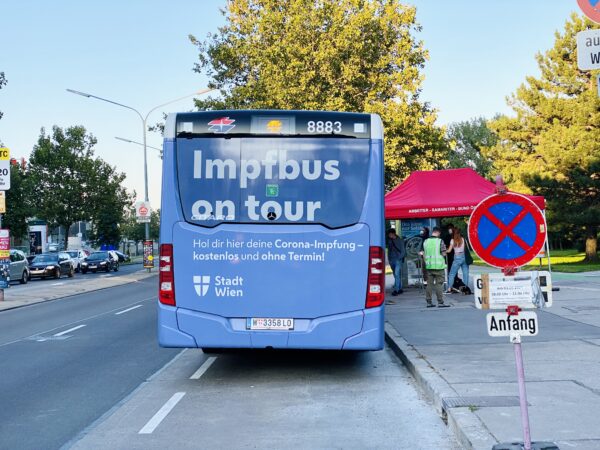 Impfbus von hinten