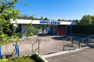 Eingang des Höpflerbades